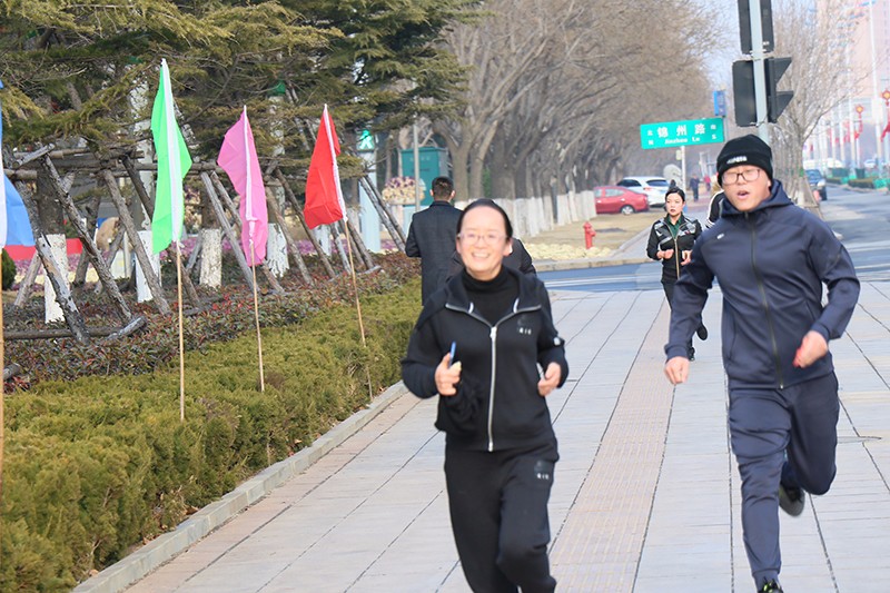 聯(lián)橋集團2019春季越野賽燃情開賽(圖5)